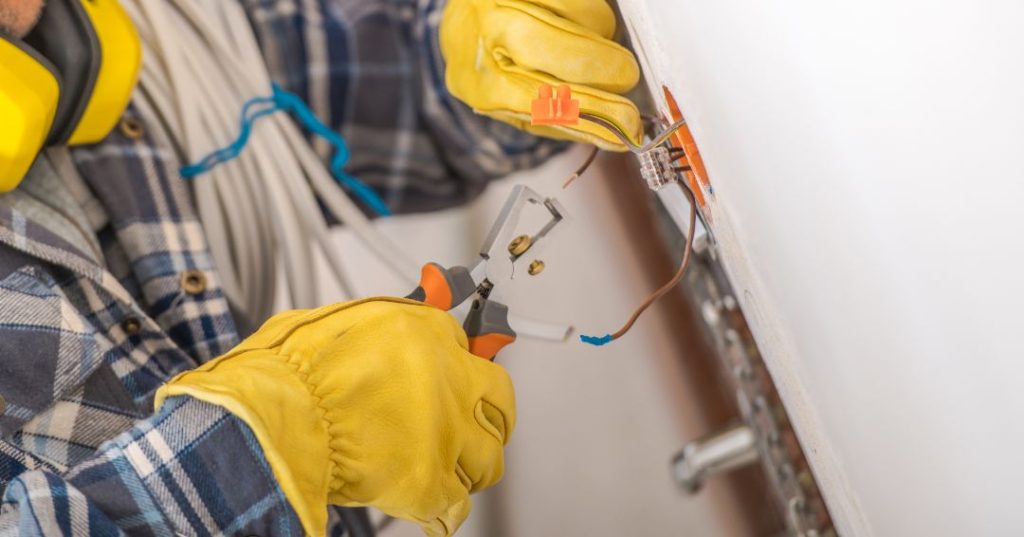 Consertos e manutenções elétricas em Duque de Caxias